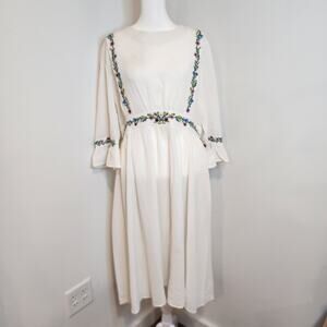 BOOHOO Women's US 12 White Embroidered Ruffled Sleeve Midi Dress NEW WIT…